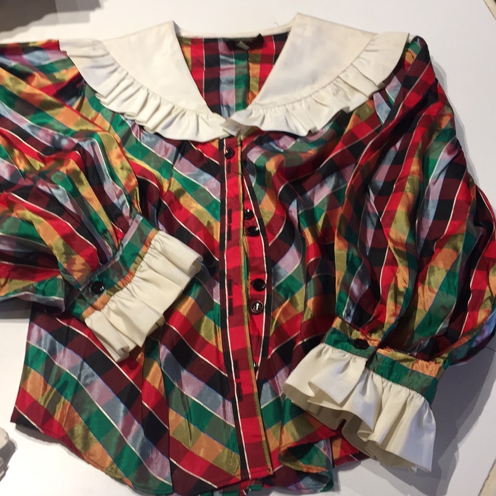 This is the cutest top tapered to fit!